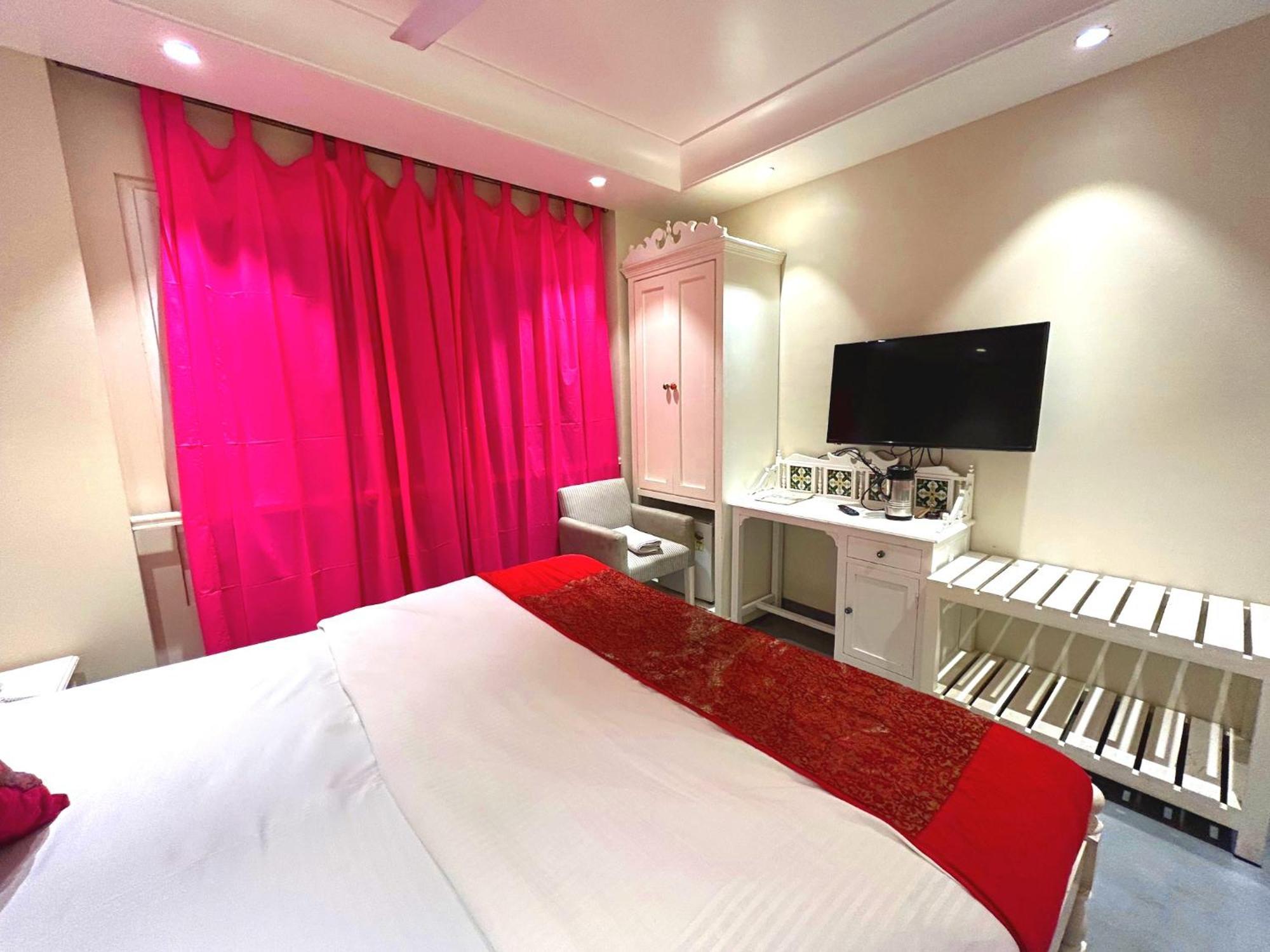The Pinky Villa - Heritage Boutique Suites نيودلهي المظهر الخارجي الصورة