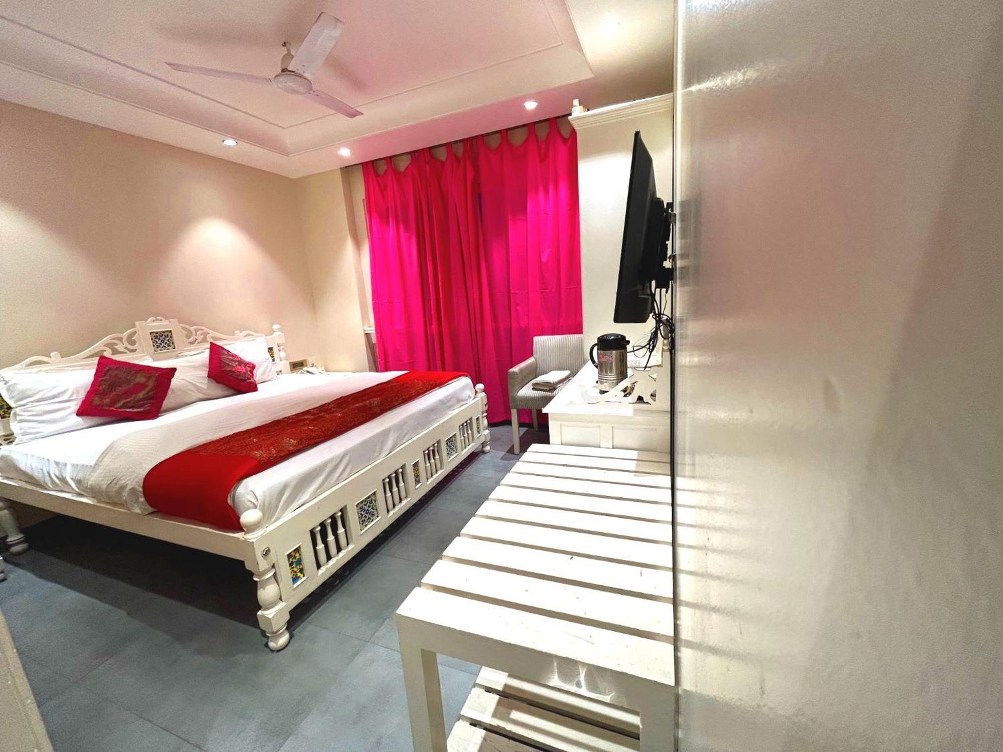 The Pinky Villa - Heritage Boutique Suites نيودلهي المظهر الخارجي الصورة